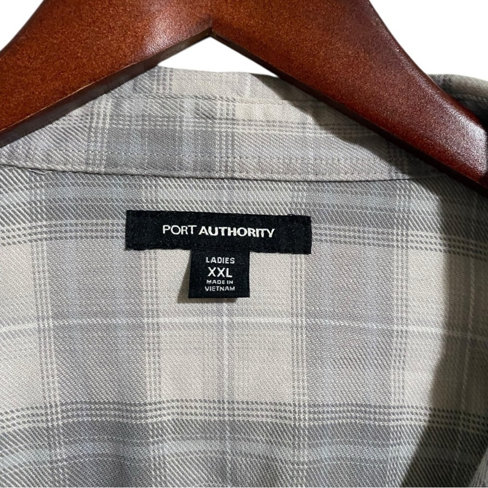 Port Authority® Women's Long Sleeve Ombre Plaid Shirt I Size: XXL - Picture 4 of 6